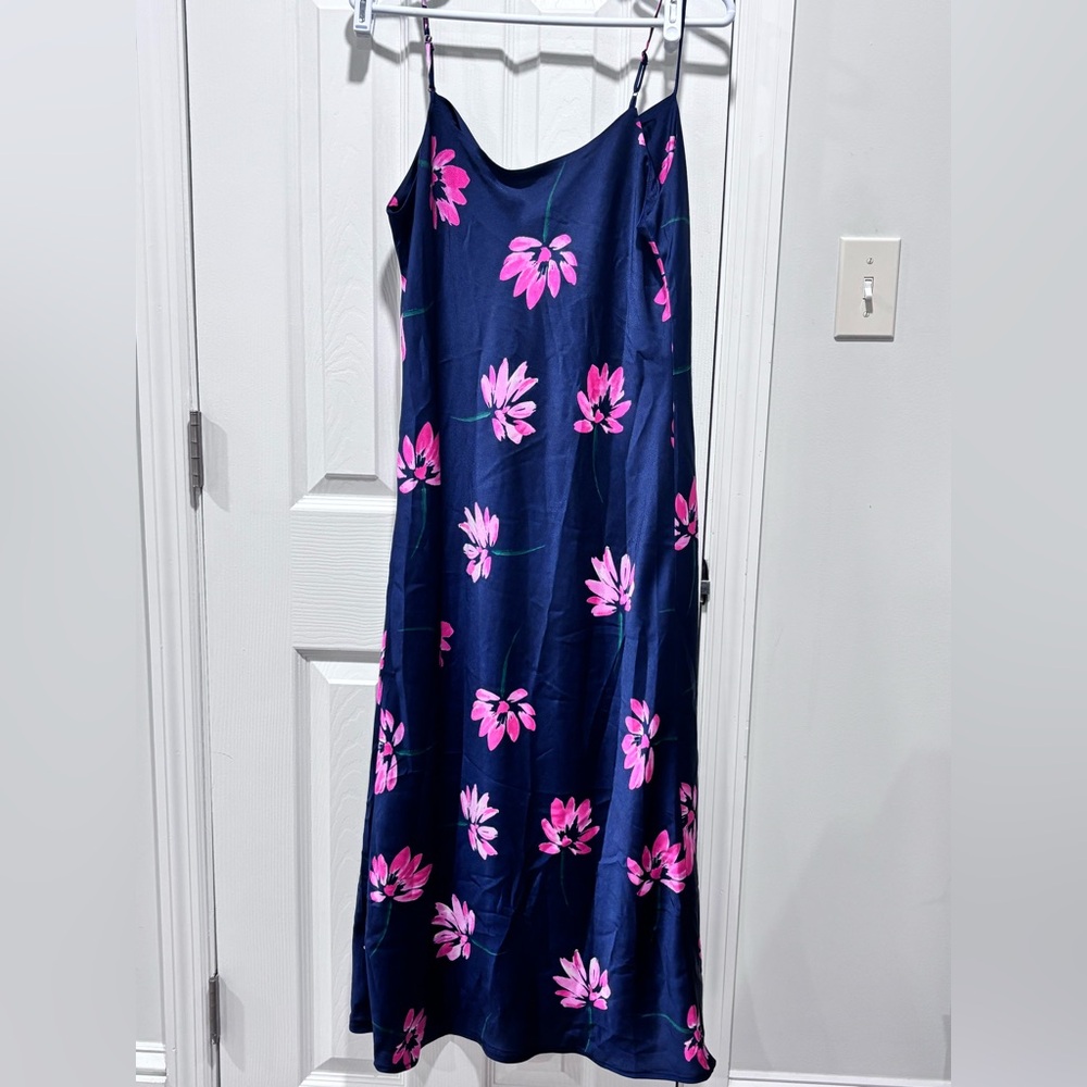 All in Favor Navy and Pink Floral Midi Dress 🌷 - Picture 3 of 9